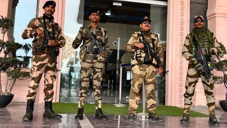 CISF में निकली बंपर भर्ती, 12वीं पास युवाओं के लिए सुनहरा मौका, जानिए कैसे करना होगा अप्लाई