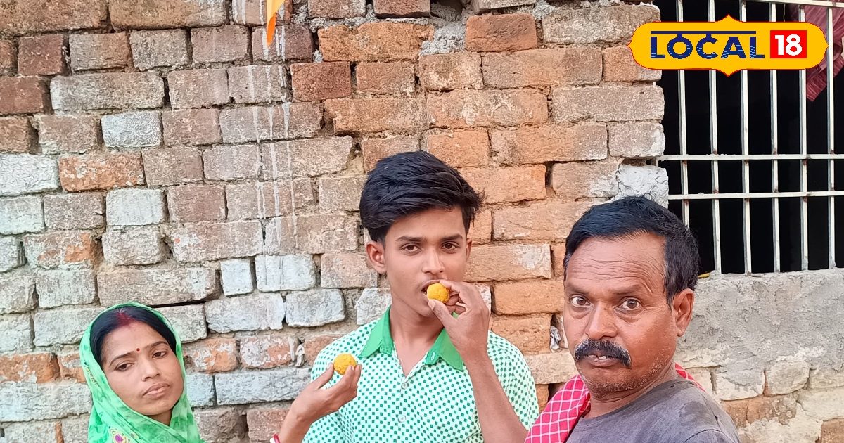 पिता करते हैं मजदूरी, बेटा बना बोकारो का इंटर बोर्ड का टॉपर, सागर ने 89.8% अंक हासिल कर रचा इतिहास