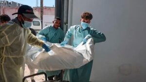 इस्रायलने गाझाला कोंबडी आणि मांसाचा पुरवठा कैद्यांच्या मृतदेहांवर सशर्त केला आहे: