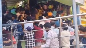 आंध्र प्रदेशातील मंदिरात चेंगराचेंगरी, 9 भाविकांचा मृत्यू, डझनभर जखमी