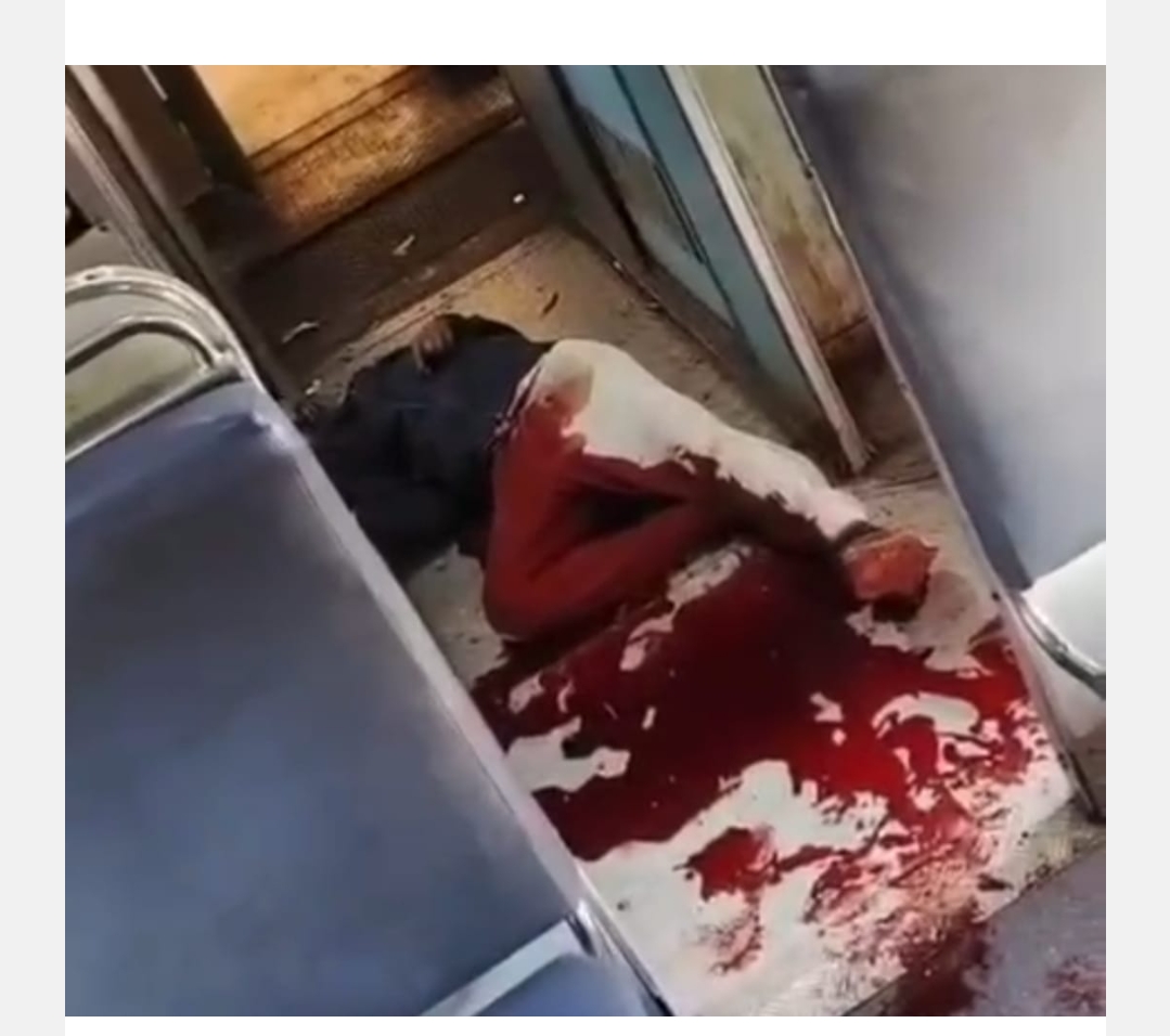 ट्रेनमध्ये तरुणाची हत्या, प्रवाशांमध्ये घबराट :