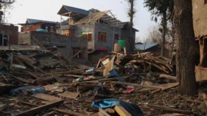 दिल्ली बॉम्बस्फोटाच्या आरोपावरून काश्मिरी डॉक्टर उमर नबी यांचे घर पाडले.