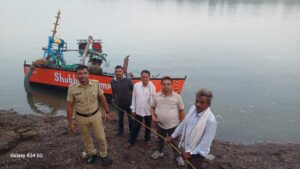 पोलीस आणि महसूल विभागाची संयुक्त कारवाई, अवैध वाळू उपसा करणाऱ्यांवर छापा – लाखो रुपयांची उपकरणे 60 लाखांचे नुकसान