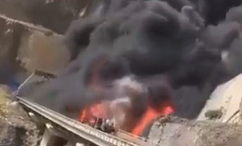 सौदी अरेबियात भीषण अपघात! मक्केहून मदिनाला जाणारी बस टँकरला धडकली, ४२ भारतीय यात्रेकरूंचा मृत्यू, यादी सुरूच सौदी अरेबियात भीषण अपघात! मक्केहून मदिनाला जाणारी बस टँकरला धडकली, ४२ भारतीय यात्रेकरूंचा मृत्यू, यादी सुरूच