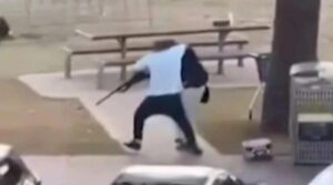 अहमद अल-अहमद, बोंडअळीमध्ये बंदूकधारीकडून बंदूक हिसकावून घेणारा फळ विक्रेता ‘राष्ट्रीय नायक’ ठरला: