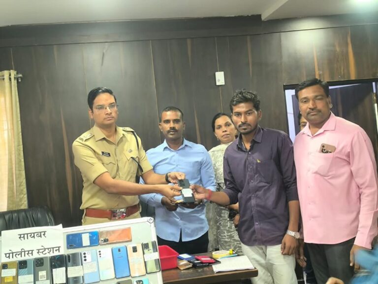 नांदेड जिल्ह्यात मोबाईल हरवल्याप्रकरणी मोठे यश, 30 लाख 49 हजार रुपये किमतीचे 202 अँड्रॉईड मोबाईल जप्त.