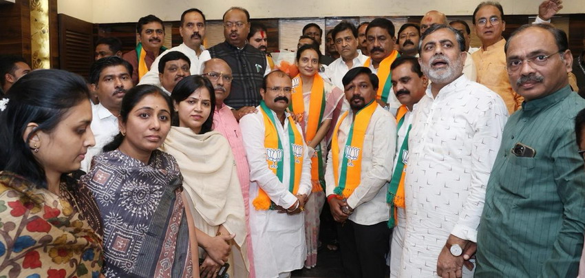 नांदेडच्या माजी महापौर आणि उपमहापौरांचा भाजपमध्ये प्रवेश