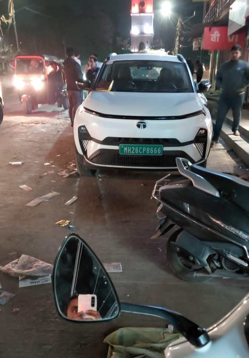 नांदेडमध्ये एका व्यापाऱ्याची पैशांनी भरलेली बॅग चोरट्यांनी चोरून नेली.