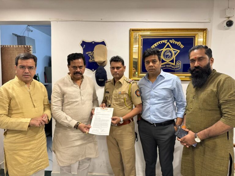 अर्ज मागे घेणाऱ्या शिवसेना-मनसेच्या उमेदवारांविरोधात पोलीस तक्रार, राजन विचारे आणि अविनाश जाधव यांचे श्रीनगर पोलीस ठाण्यात निवेदन