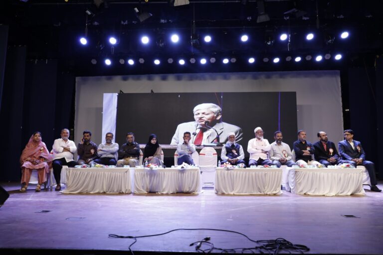 आयडियल ग्रुप ऑफ स्कूल्स अँड ज्युनियर कॉलेज, ठाण्यातील वार्षिक सांस्कृतिक जलसा, भव्य शैलीत आयोजित करण्यात आला, विद्यार्थ्यांच्या कला, सामाजिक संदेश आणि शैक्षणिक उत्साहाने उपस्थितांना भुरळ घातली.