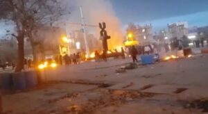 इराणमधील निषेधांमध्ये आणखी अटक, अधिकृत इराण मीडियाचे मौन: