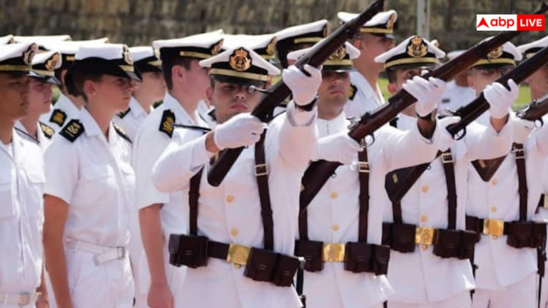 भारतीय नौसेना में भर्ती का मौका, 12वीं पास भी कर सकते है आवेदन; आखिरी डेट से पहले करें आवेदन