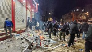 याझदमधील पोलिसांची वाहने आणि शाझांदमधील गव्हर्नर कार्यालयाच्या इमारतीला आग लावण्यात आली, ‘अमेरिकेने इराणी जनतेला शक्य तितके समर्थन द्यावे,’ माईक पोम्पीओ: