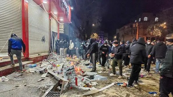 याझदमधील पोलिसांची वाहने आणि शाझांदमधील गव्हर्नर कार्यालयाच्या इमारतीला आग लावण्यात आली, ‘अमेरिकेने इराणी जनतेला शक्य तितके समर्थन द्यावे,’ माईक पोम्पीओ: