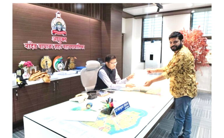 शपथपत्रात खोटी आणि अपूर्ण आर्थिक माहिती सादर केल्याबद्दल उमेदवाराविरुद्ध औपचारिक तक्रार दाखल करण्यात आली आहे