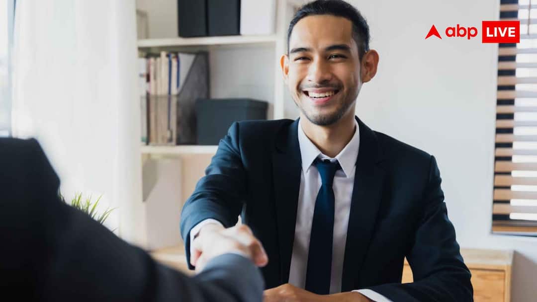 IDBI बैंक में निकली स्पेशलिस्ट ऑफिसर्स की भर्ती, सैलरी सुनकर उड़ जाएंगे होश IDBI बैंक में निकली स्पेशलिस्ट ऑफिसर्स की भर्ती, सैलरी सुनकर उड़ जाएंगे होश