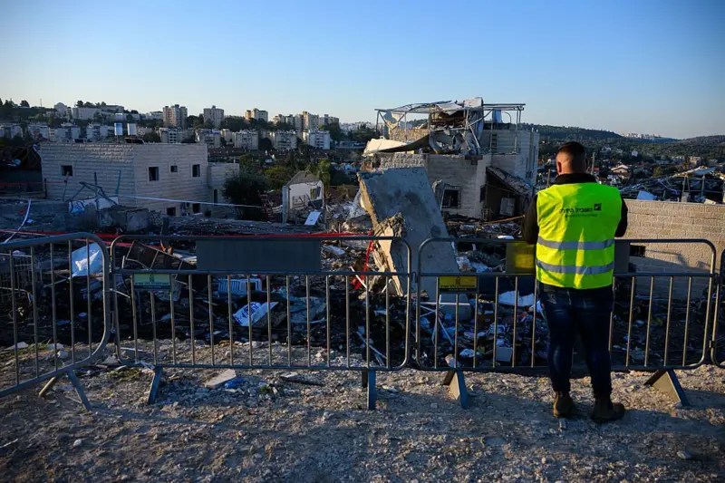 कुवेतमध्ये अमेरिकेची अनेक युद्ध विमाने कोसळली, इराणचा अमेरिकेशी बोलणी करण्यास नकार