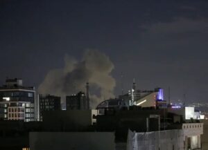 बहरीनमधील अमेरिकेच्या नौदल तळावर इराणने केलेल्या ड्रोन हल्ल्यात तीन अमेरिकन सैनिक ठार झाले