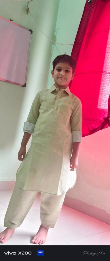 मोहम्मद नूरीन खान यांनी आपल्या आई-वडिलांसाठी अभिमानाने आयुष्यातील पहिला उपवास ठेवला